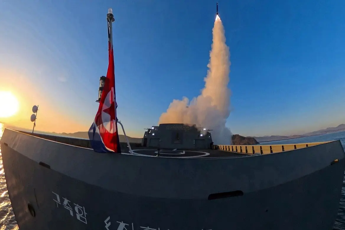 کره شمالی پرتاب موشک‌های کروز استراتژیک را از یک ناوشکن آزمایش کرد