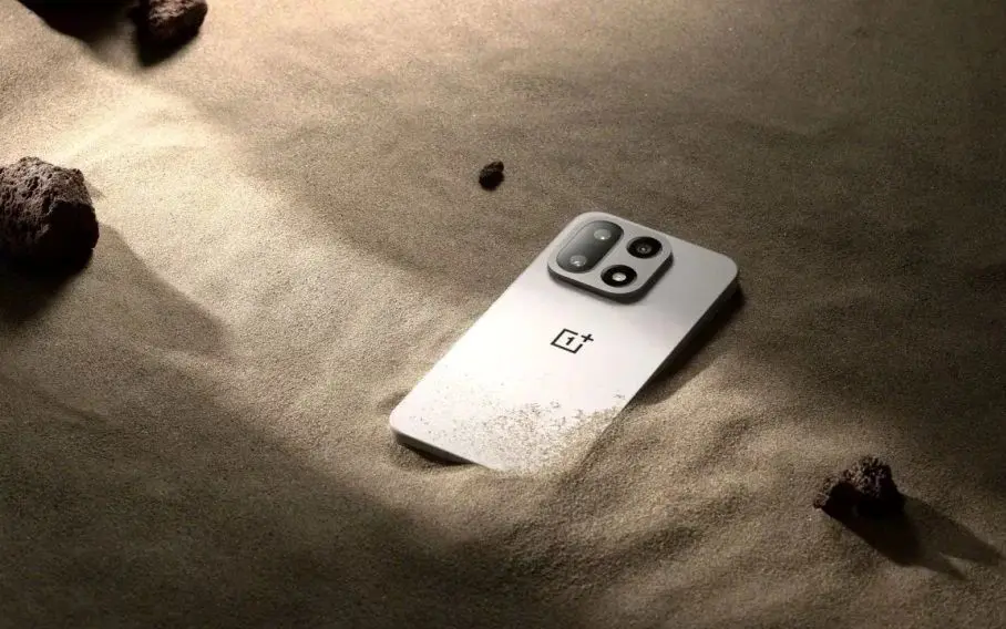 وان پلاس ۱۵ با سه دوربین ۵۰ مگاپیکسلی معرفی شد