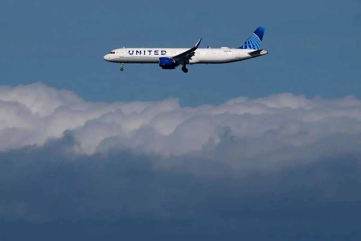 وحشت در آسمان؛ ادعای بمب‌گذاری ادامه پرواز هواپیمای آمریکایی را مختل کرد