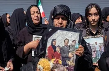 تصاویر؛ تشییع ۱۵ عضو یک خانواده 