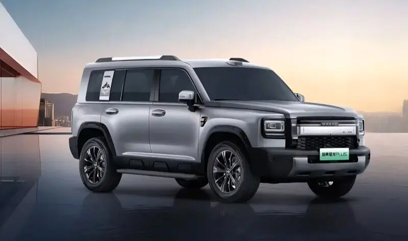 لندکروزر چینی از راه رسید