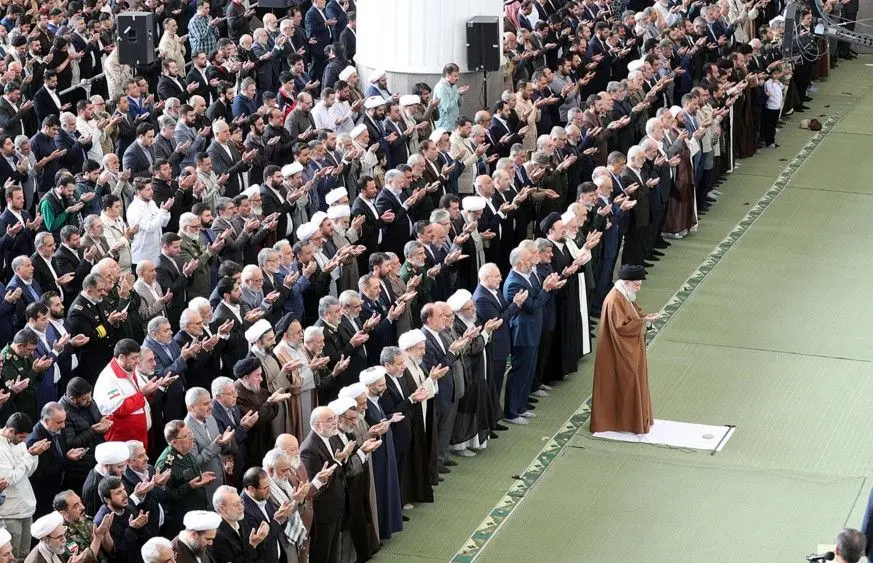 تصاویری از آخرین نماز عید فطر رهبر شهید انقلاب