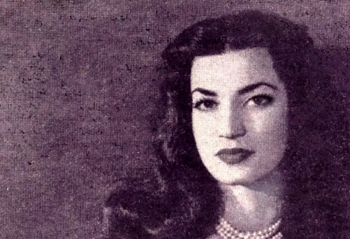  «اشرف پهلوی» در حال نواختن ساز در کنار «فوزیه»؛ سال 1320 