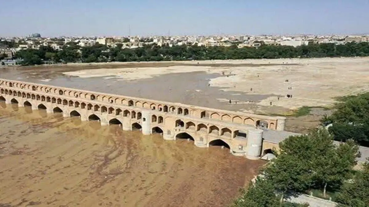 آب رودخانه زاینده‌رود به اصفهان رسید