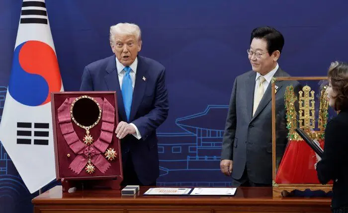 هدیه خاص رئیس جمهور کره جنوبی به ترامپ؛ تاج جومونگ؟