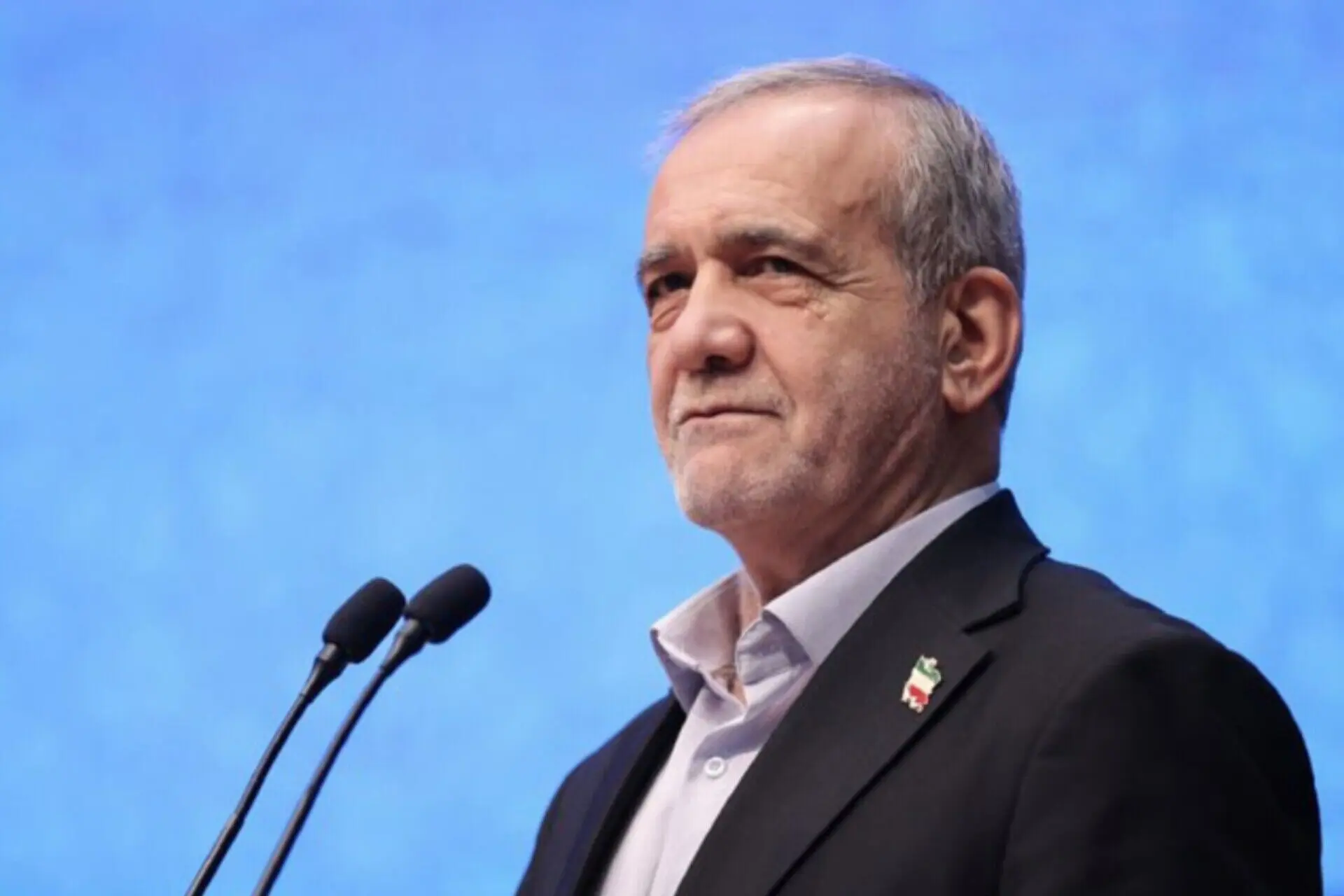 پزشکیان: باید فریادرس یکدیگر باشیم؛ نمی‌توان به فکر رنج مردم نبود
