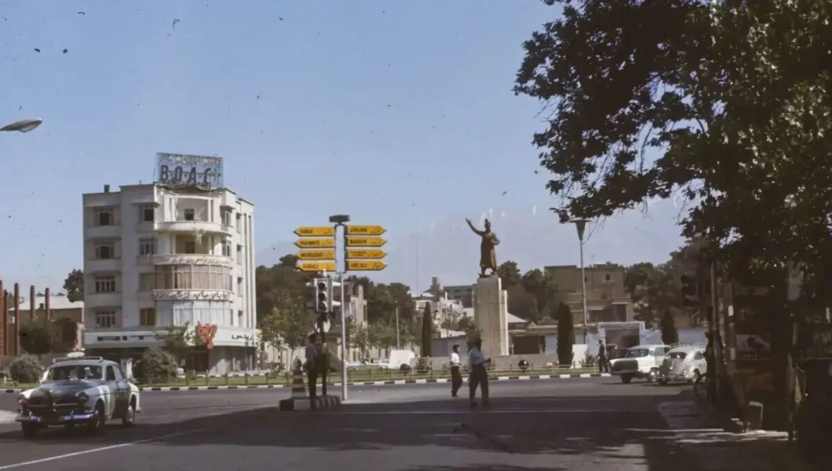 تصویر؛ میدان فردوسی ۷۴ سال پیش
