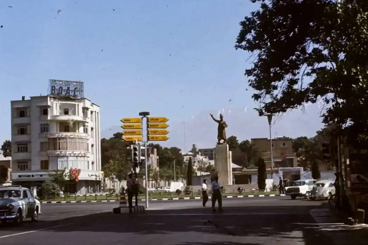 تصویر؛ میدان فردوسی ۷۴ سال پیش
