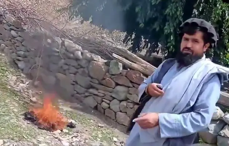 آتش زدن شلوار شهروندان افغان توسط طالبان!
