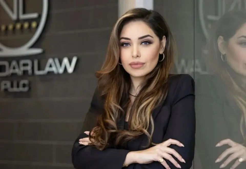 وکیل-مدل زن ایرانی در یکی از مهم‌ترین پست‌های وزارت امور خارجه آمریکا 