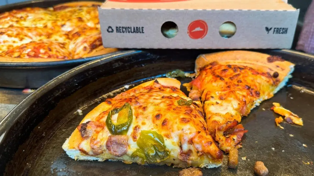 پیتزای نامحدود 60 هزار تومانی / رونق غذافروشی‌های ناسالم / هرچه بادا باد
