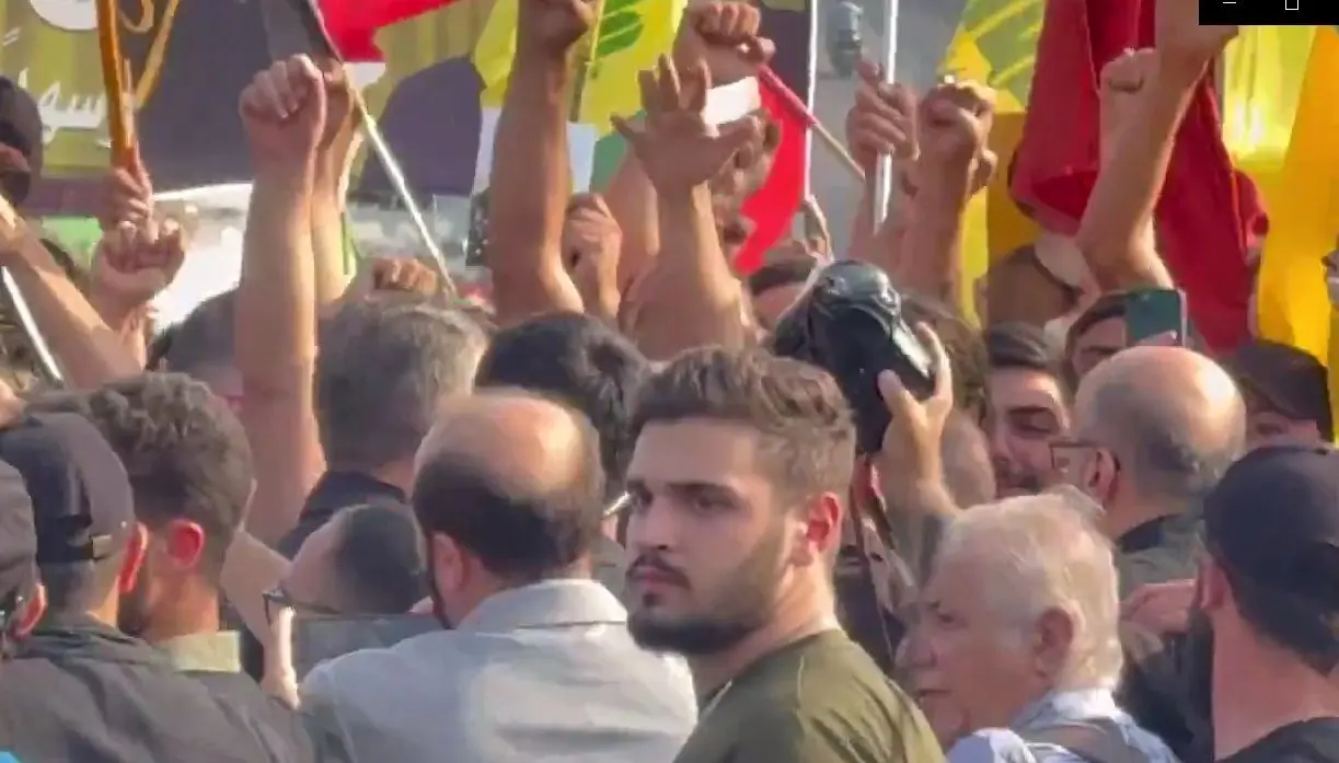 ببینید؛ استقبال پرشور مردم لبنان از علی لاریجانی