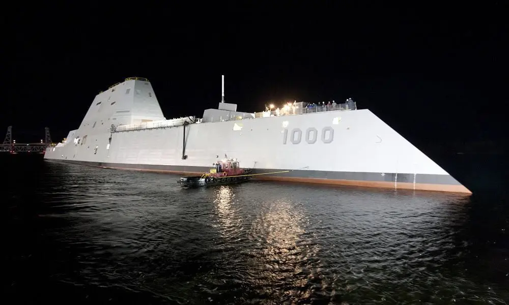 Zumwalt؛ ناوشکنی که اندازه یک قایق دیده می‌شود!