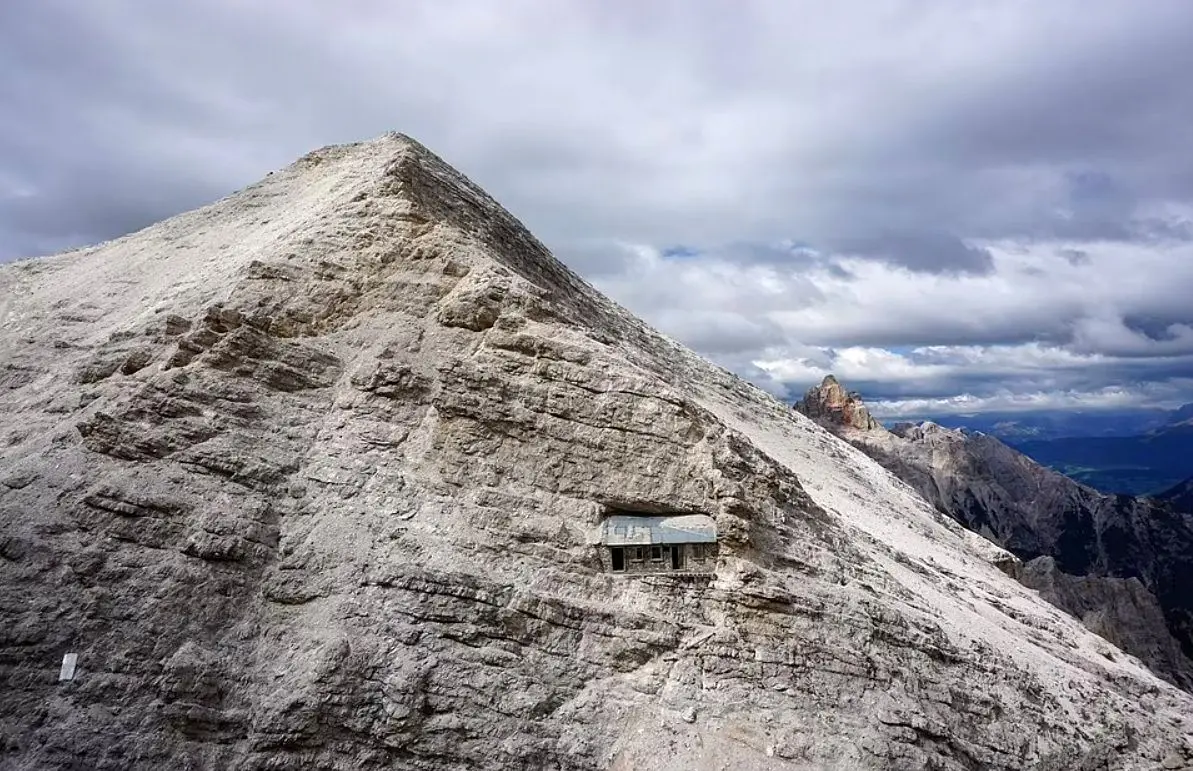 کشف کلبه متروکه سربازان جنگ جهانی اول در ارتفاع ۲۷۶۰ متری