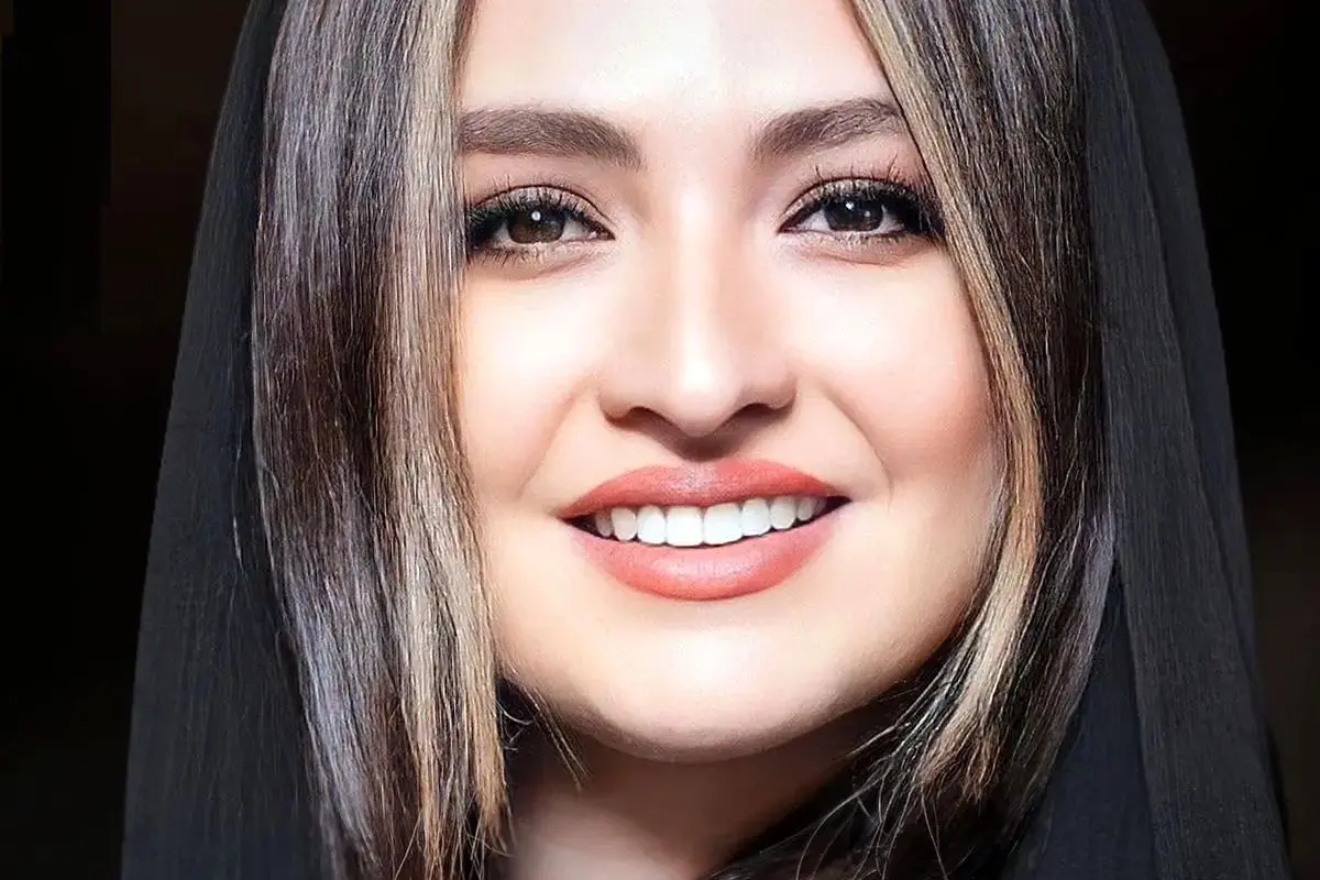 رونمایی گلاره عباسی از نخستین کتاب خود «خیال است دیگر» در شیراز