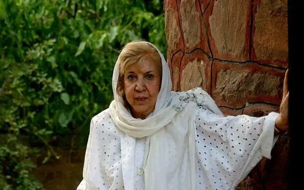 با آن همه دلداده دلش بسته‌ ما شد / ای من به فدای دل دیوانه‌پسندش