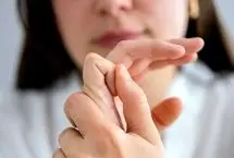 قولنج شکستن؛ عادتی بی‌ضرر یا خطری پنهان؟