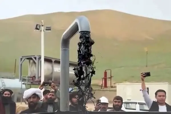  طالبان استخراج نفت از ۵ چاه جدید را آغاز کرد
