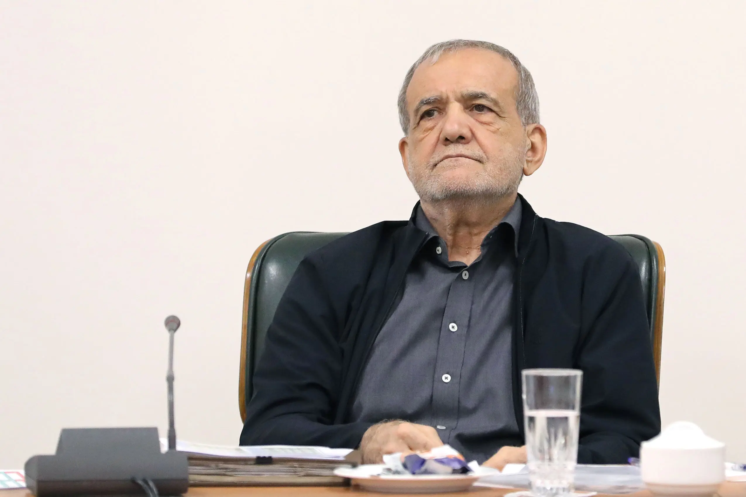 پزشکیان: اگر استعفا بدهم رسما اعلام می‌کنم/ خواهم ایستاد 

