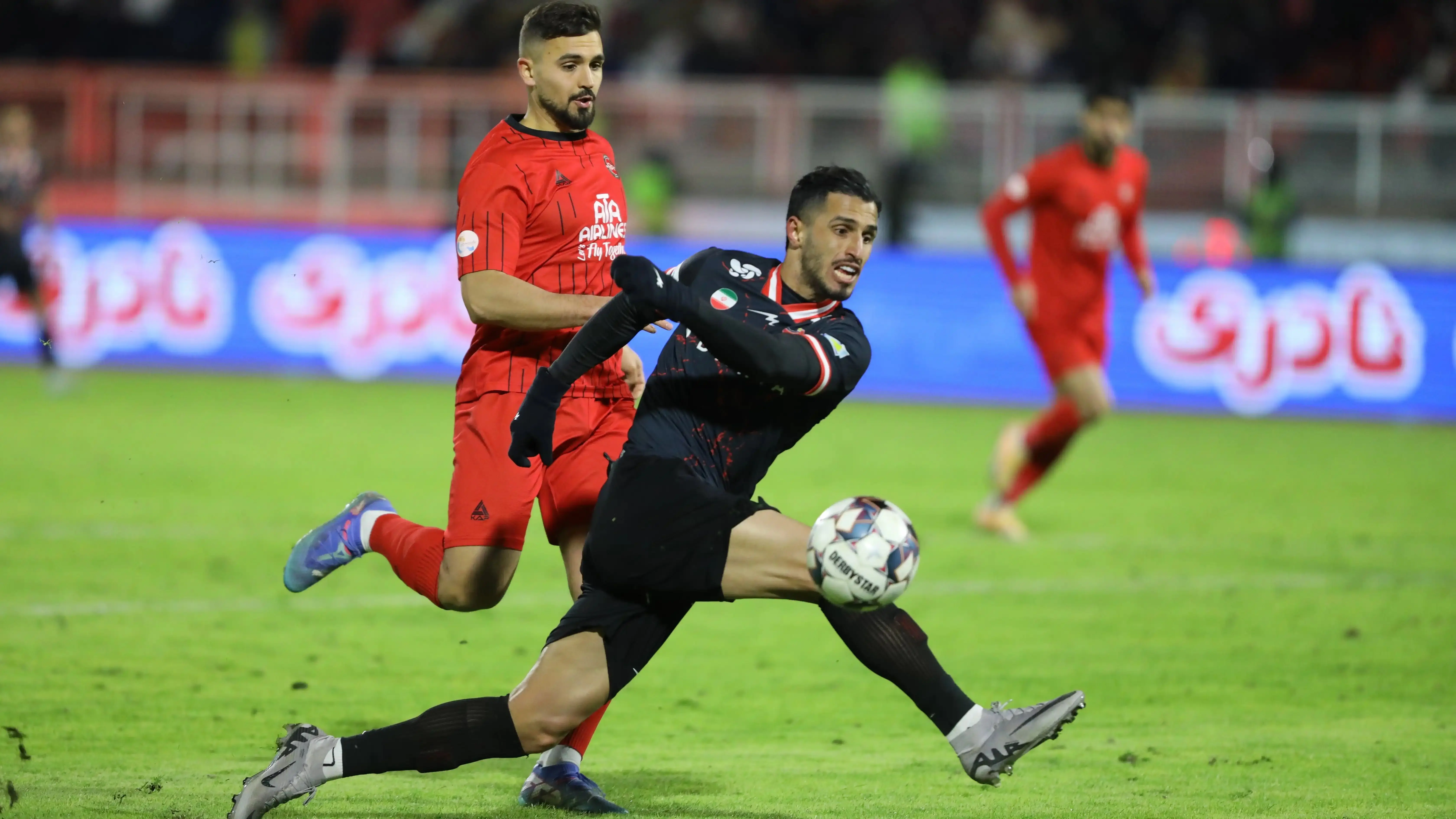 گمشده در بهانه‌ها؛ «علی علیپور را ندیدید؟»

