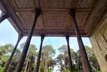 حلقه انسانی برای حفاظت از چهلستون تشکیل شد
