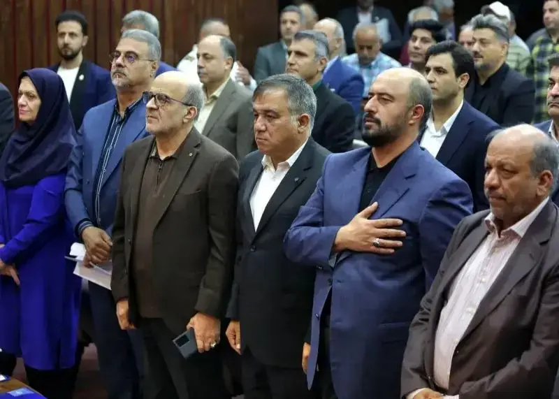 ابهام در مجوز حرفه ای استقلال