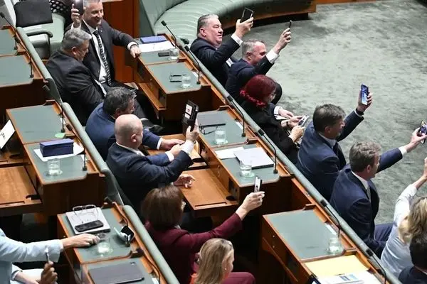 قطع ناگهانی برق در پارلمان استرالیا سوژه تمسخر شد