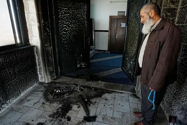 تصاویر؛ آتش زدن مسجد در فلسطین