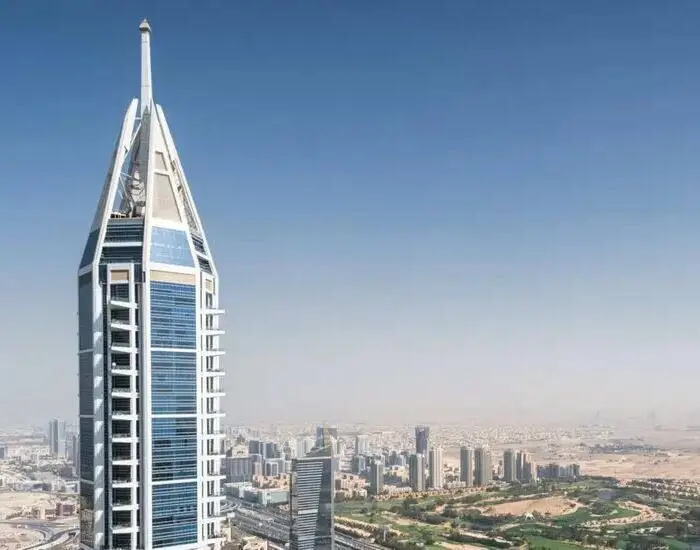 برخورد پهپاد با برج مارینا دبی