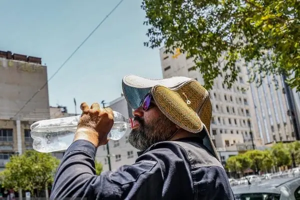 تصاویر؛ اوج گرمای تابستان در مشهد