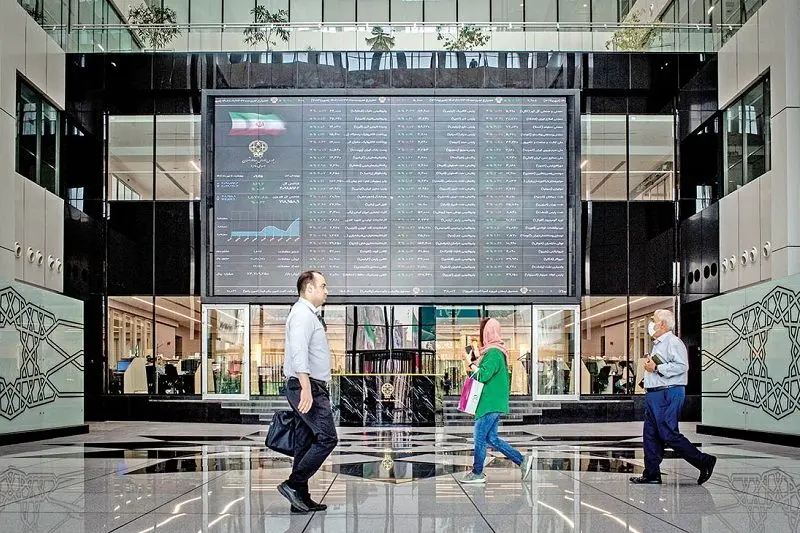 سایه سنگین سیاست بر بورس