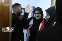 تصاویر؛ پرچم ایران روی دوش خانم سخنگو