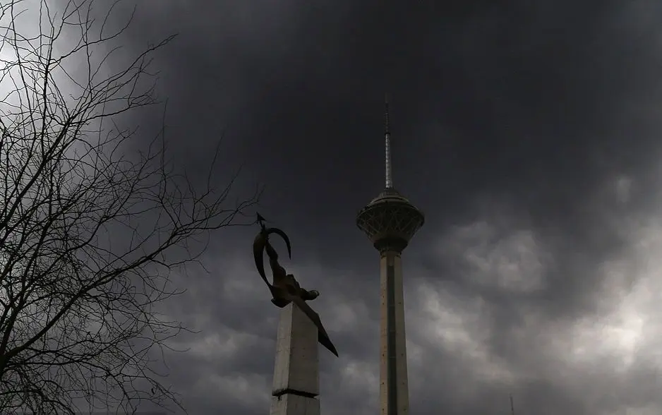 تصاویر؛ آسمان سیاه تهران