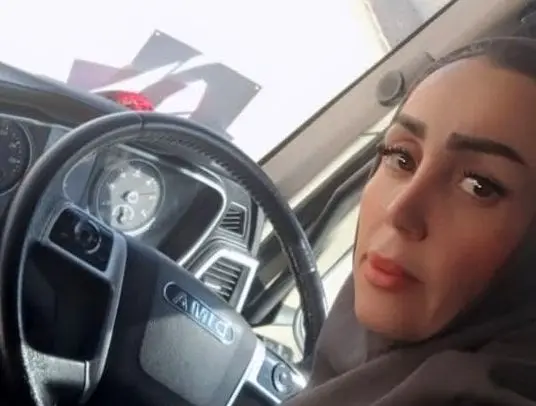 ببینید؛ راننده زن کامیون و واکنش جالب مردم