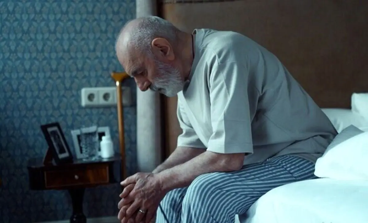 پشت پنجره‌های بسته؛ روایتی از تنهایی سالمندان در سایه جنگ