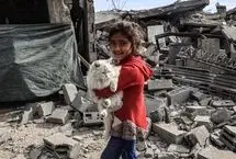 هدیه پدر فلسطینی به دخترش پس از جنگ غزه