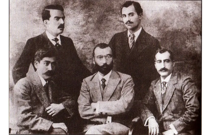 درویش‌خان؛ نابغه‌ای که قربانی اولین تصادف جاده‌ای در ایران شد!