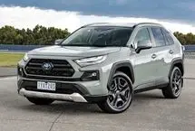 مقایسه تویوتا راو ۴ و میتسوبیشی اوتلندر؛ رقابت ژاپنی‌ها در ایران