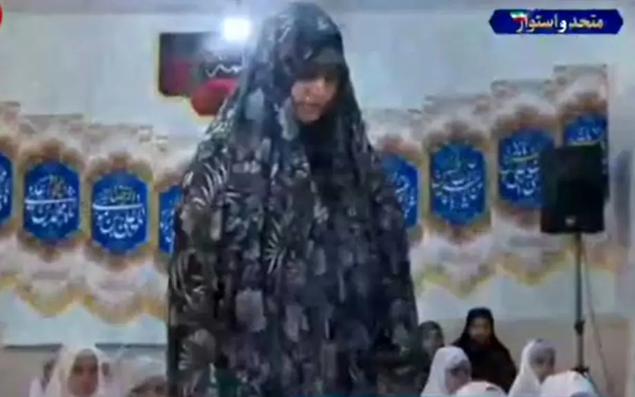 پخش نماز جماعت به امامت یک خانم در آنتن زنده صداو‌سیما!