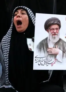 تصاویر؛ روایت الجزیره از مراسم تاریخی تشییع آیت‌الله خامنه‌ای  