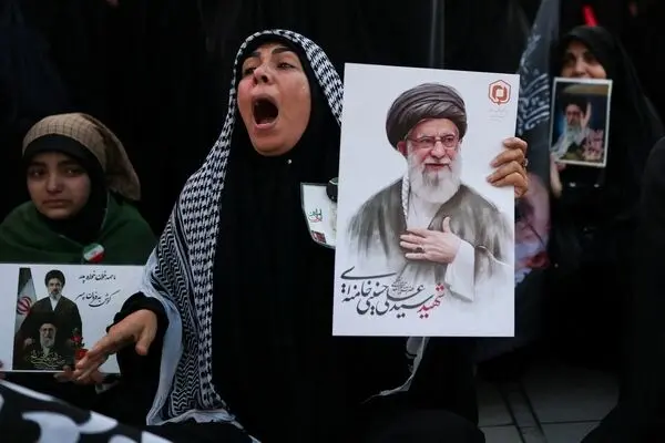 تصاویر؛ روایت الجزیره از مراسم تاریخی تشییع آیت‌الله خامنه‌ای  