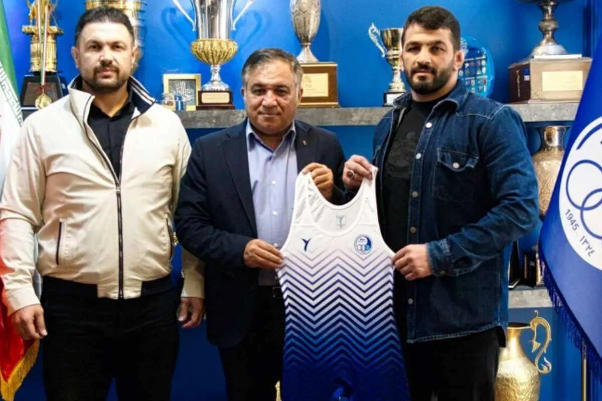 فوتبالیست معمولی ۱۰۰ میلیارد می‌گیرد، حسن یزدانی ۷ میلیارد!