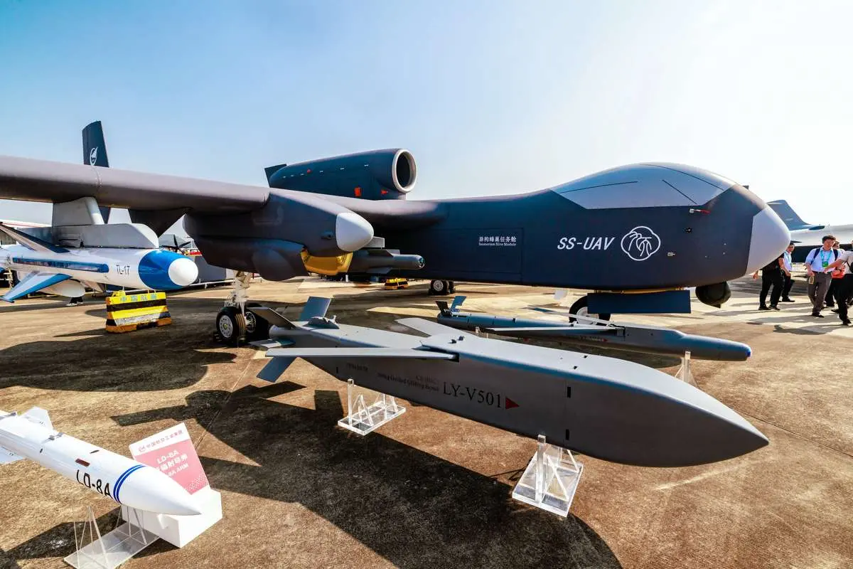 پهپاد جیوتین SS-UAV؛ سلاح جدید چین برای برتری هوایی پرواز می کند
