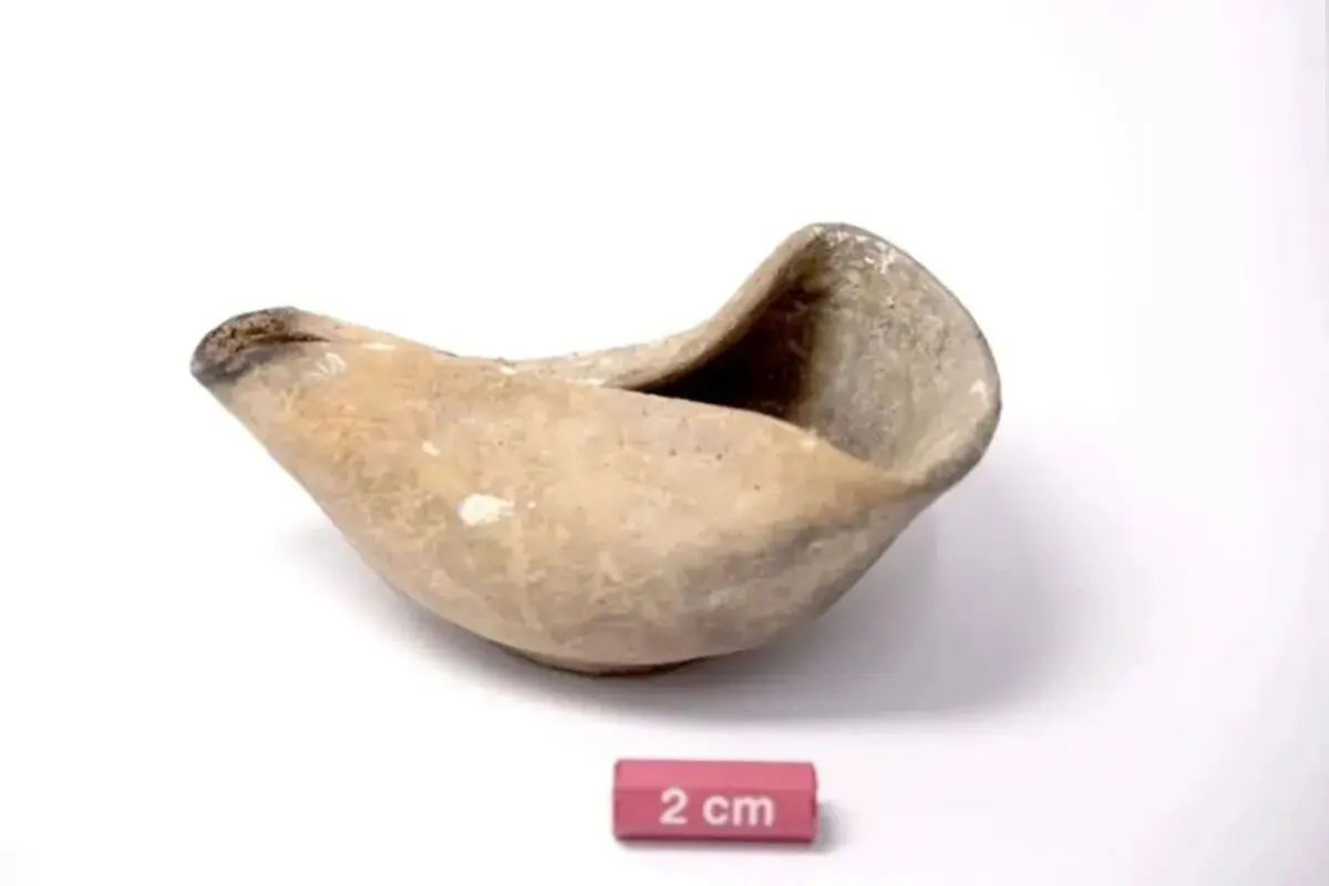 کشف «چراغ روغن‌سوز» 2 هزارساله در نزدیکی بیت‌المقدس
