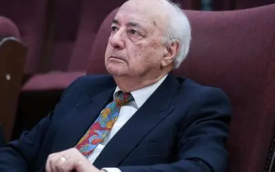 غیبت ایران در فضای مذاکره مساوی افزایش فشارها است / سکوت در سیاست خارجی یعنی واگذاری زمین به حریف / بن بست کامل در دیپلماسی معنا ندارد
