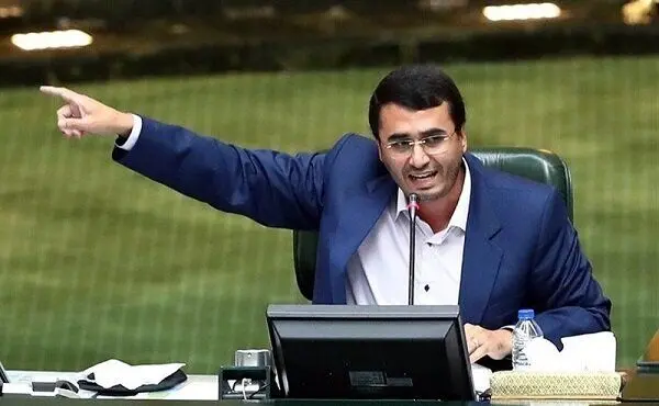 رئیس جمهور باید از دایره مشاوران جعفر و اصغر بیرون بیاید/ نیازمند رنسانس اداری هستیم