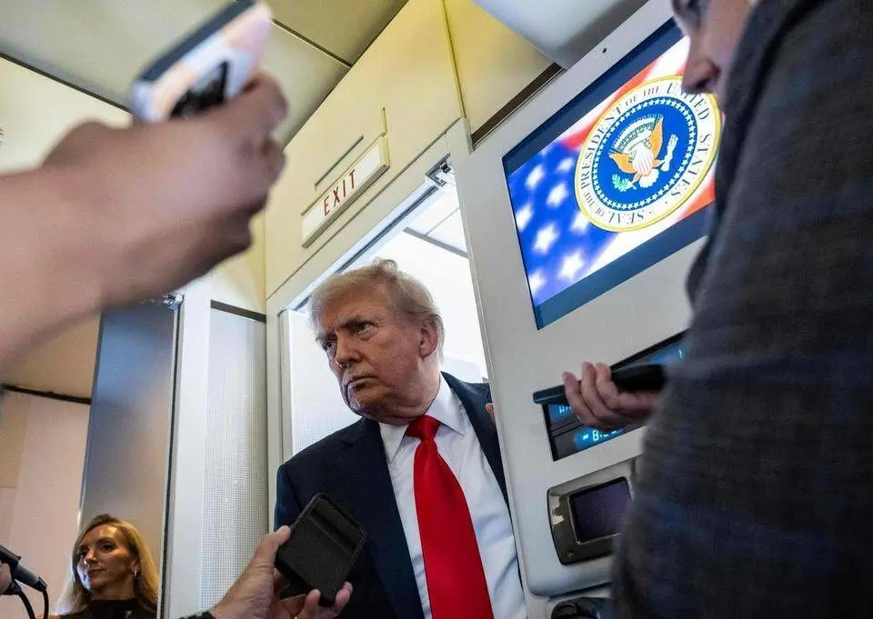 ترامپ: یا با من باشید؛ یا له می‌شوید!