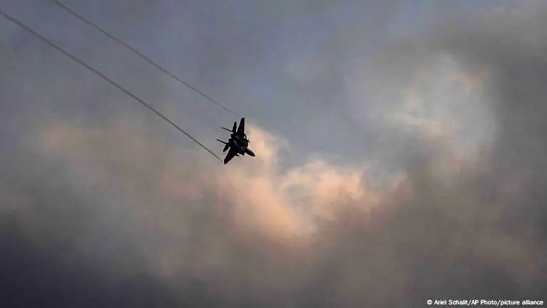 جزئیات حمله هوایی گسترده اسرائیل به تاسیسات حزب الله لبنان