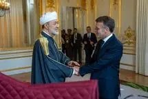 ویدئو؛ استقبال مکرون از سلطان عمان در کاخ الیزه پاریس