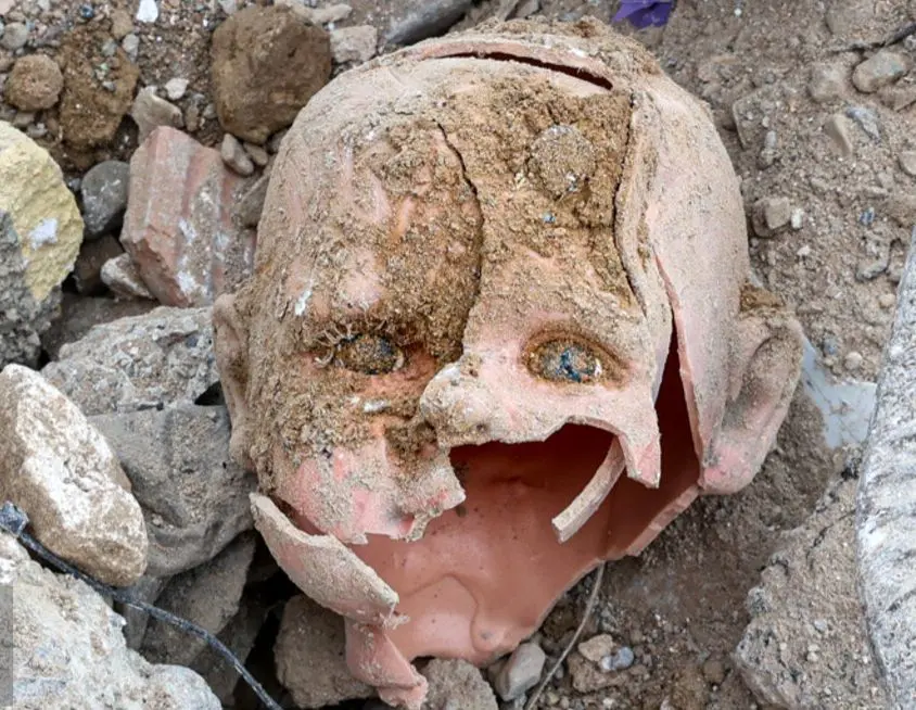 تصاویر؛ عملیات آواربرداری مناطق آسیب دیده در تهران